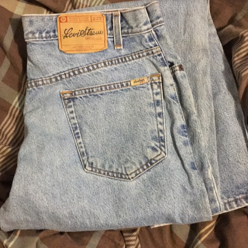 Levi Strauss signature